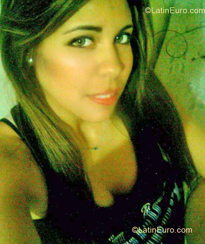 Date this good-looking Colombia girl Cindy from Cali CO10257