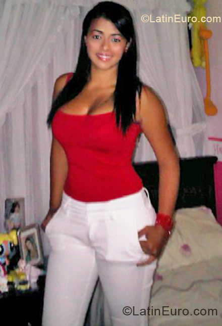 Date this passionate Colombia girl Carolinahdez from Cali CO10269
