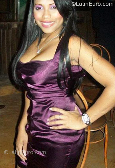Date this exotic Dominican Republic girl Anyeli1103 from Santiago DO11132