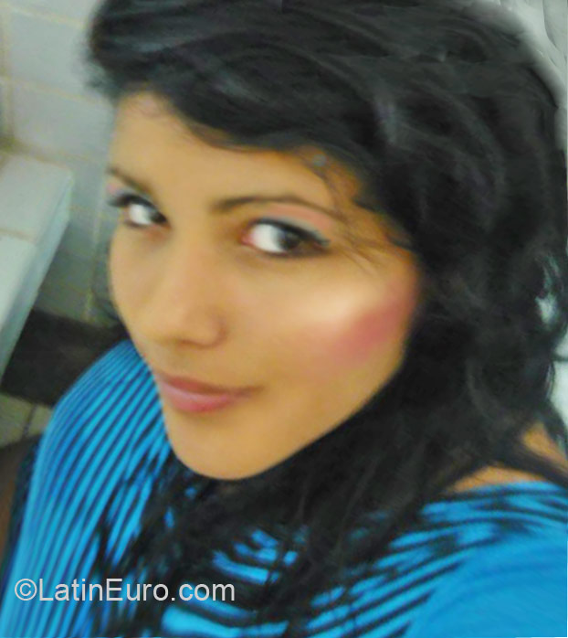 Date this beautiful Colombia girl Lina from Bogota CO10339