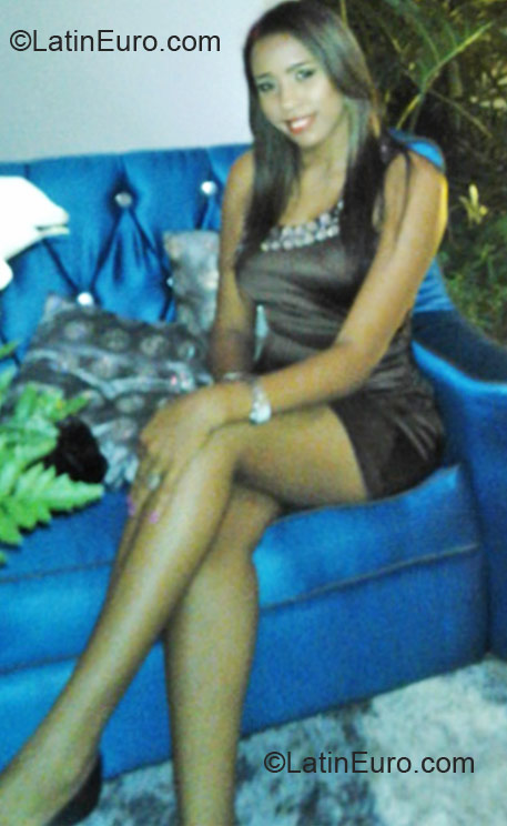 Date this fun Dominican Republic girl Yudelka from Santiago DO11202