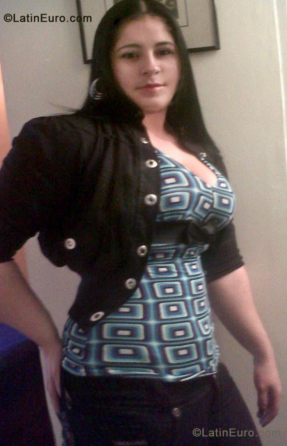 Date this exotic Colombia girl Andrea from Bogota CO10382