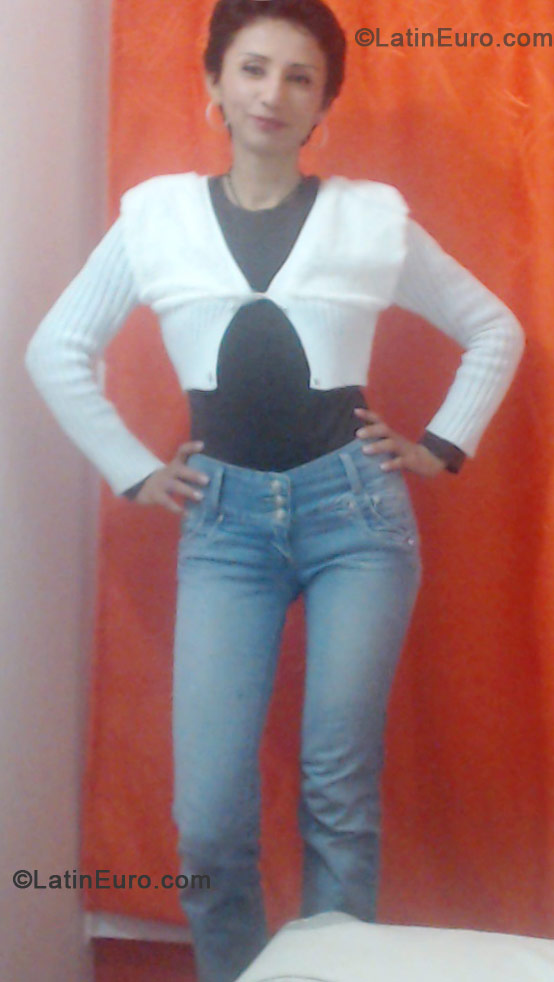 Date this delightful Colombia girl Zaida from Bogota CO10401