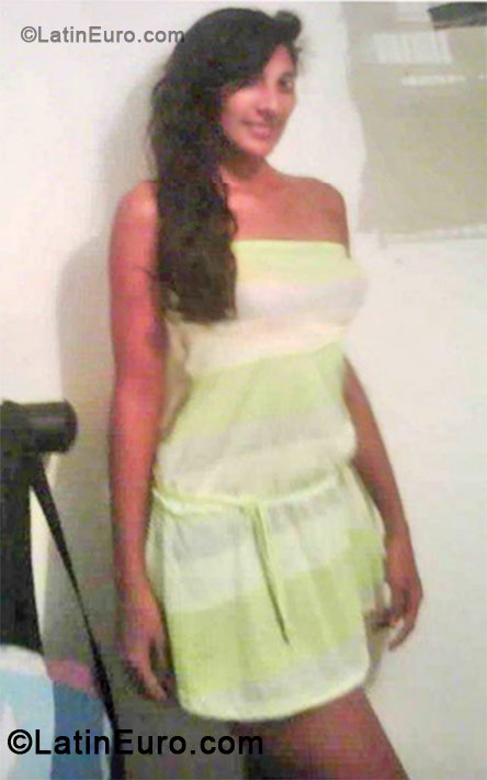 Date this beautiful Brazil girl Ariana from Barranquilla BR6706