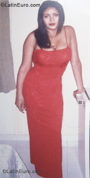 Date this hot Colombia girl Yolana from Bogota CO10406