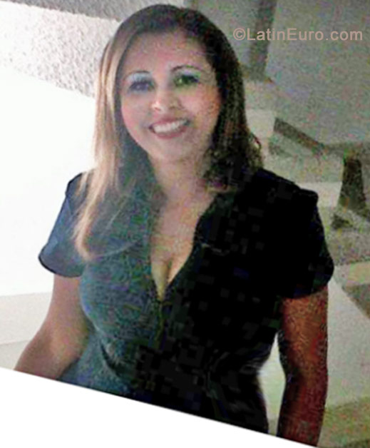 Date this charming Colombia girl Mary from Bucaramanga CO10428