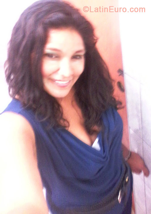 Date this nice looking Peru girl Denisse from Lima PE545