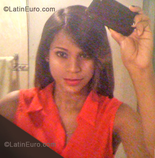 Date this hot Dominican Republic girl Sara rosario from Mao Valverde DO11392