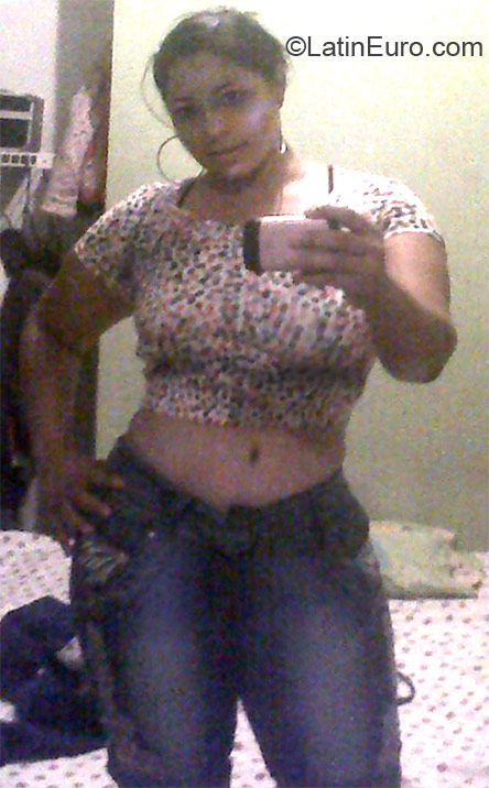 Date this charming Colombia girl Dana from Quibdo CO10665