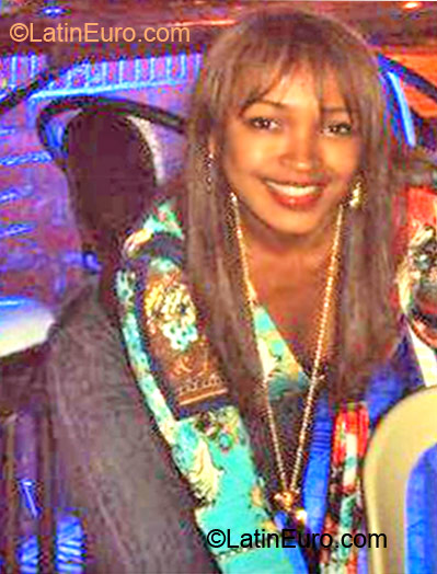 Date this exotic Colombia girl Ximena from Cali CO10699