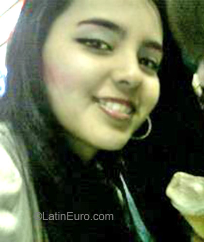 Date this beautiful Colombia girl Tatiana from Bogota CO10713