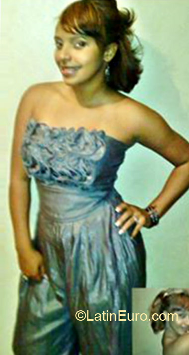 Date this foxy Dominican Republic girl Kilsy from Santiago DO11588
