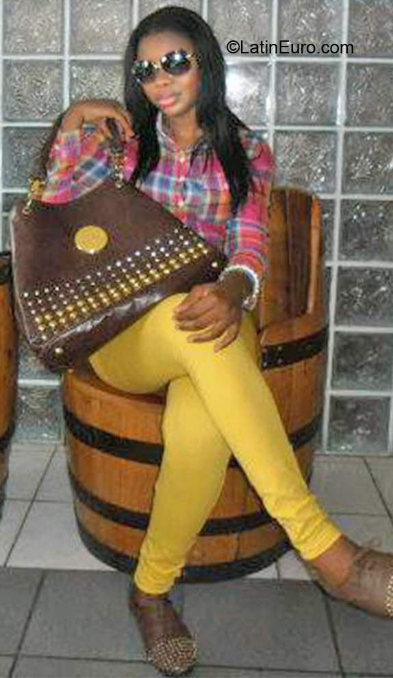 Date this cute Jamaica girl TiaChinPoo from Kingston JM568