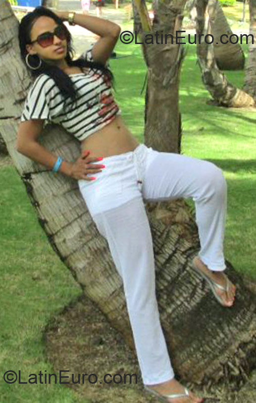 Date this lovely Dominican Republic girl  from  DO11674