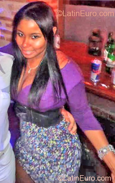 Date this pretty Dominican Republic girl Katiri from Santo Domingo DO11692