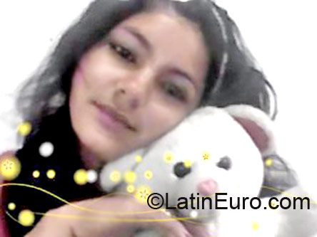 Date this attractive Colombia girl Milena from Bogota CO10791