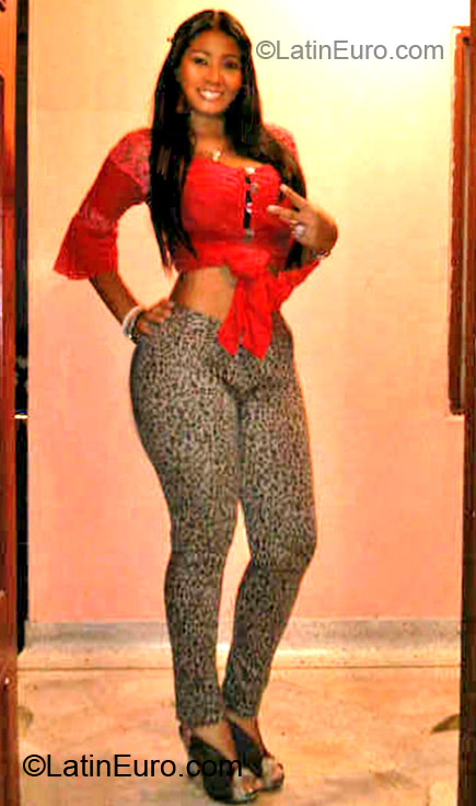 Date this young Colombia girl Maria fernanda from Cali CO10794