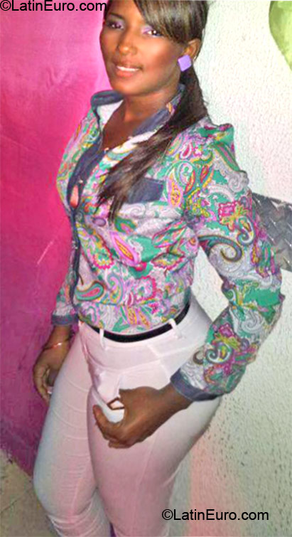 Date this funny Dominican Republic girl Maria Mercedes from Santo Domingo DO11718