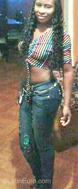 Date this good-looking Colombia girl Monik from Cali CO10808