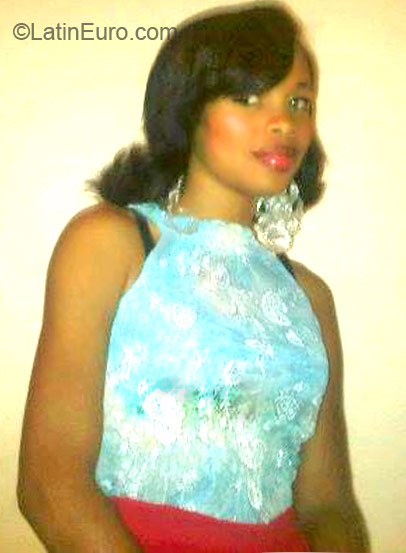 Date this cute Dominican Republic girl Glenny from Santo Domingo DO11724