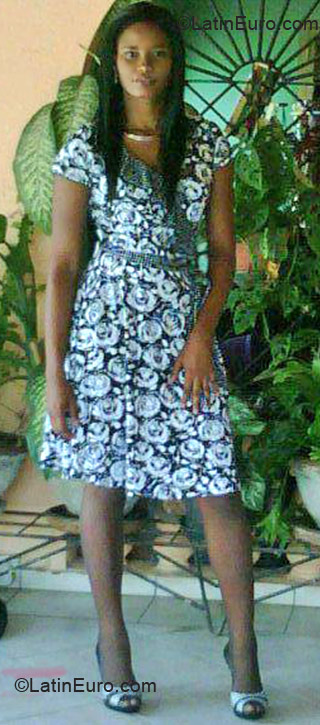 Date this foxy Jamaica girl Tanya13 from Kingston JM584