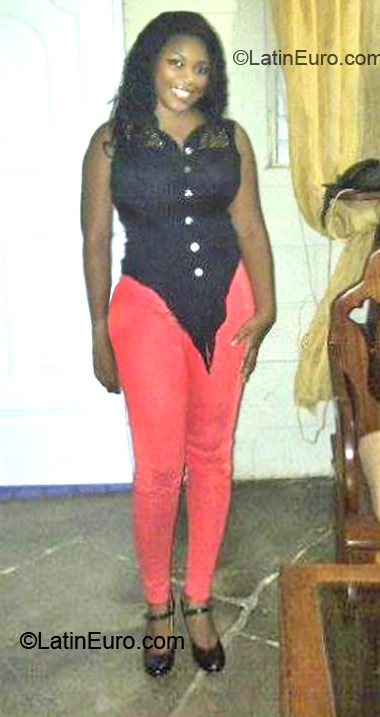 Date this lovely Dominican Republic girl Norielis from Santo Domingo DO18882