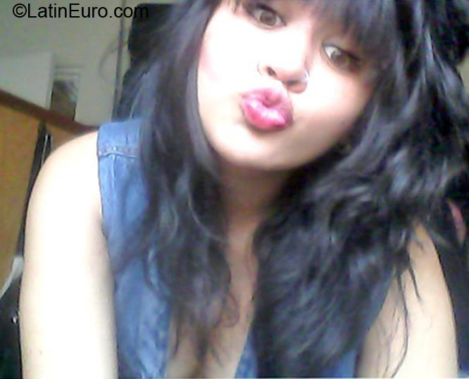 Date this nice looking Colombia girl Paola from Bogota CO10859