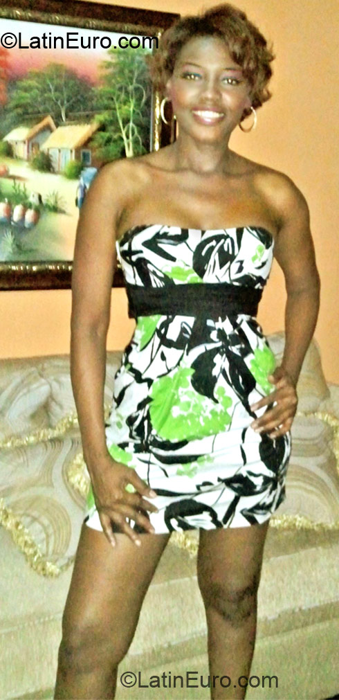 Date this charming Dominican Republic girl Juana from Santo Domingo DO11851