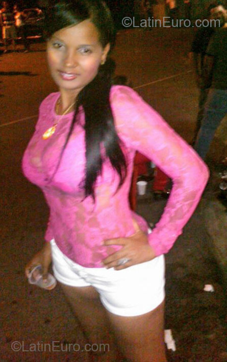 Date this funny Dominican Republic girl Bera Lucia from Santo Domingo DO11855