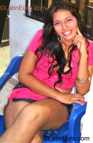 Date this sultry Colombia girl Yoli from Barranquilla CO10871