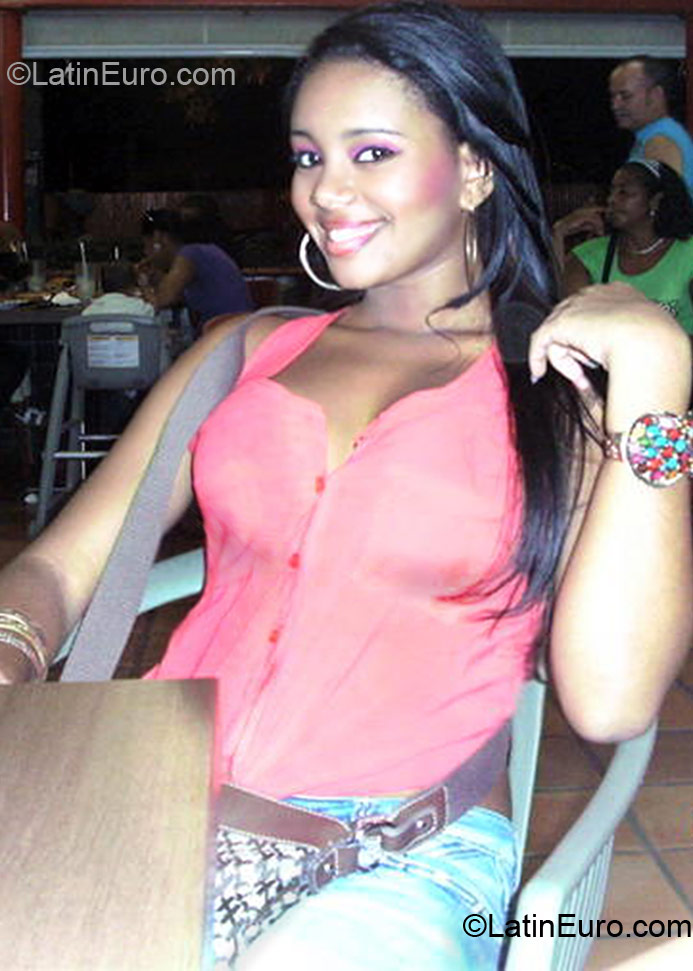 Date this passionate Dominican Republic girl Yennifer from Santo Domingo DO11916