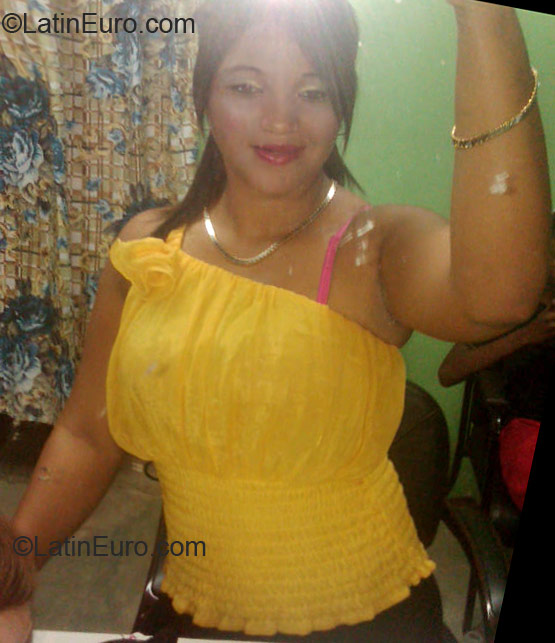 Date this beautiful Dominican Republic girl Josmary payano from Santo Domingo DO11923