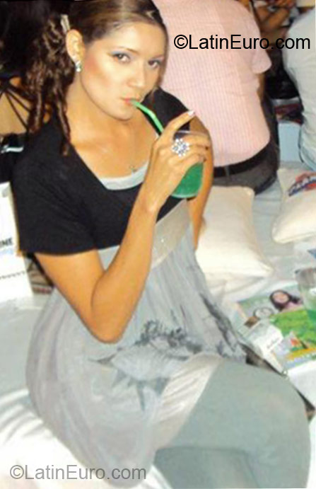 Date this young Colombia girl Diana carolina from Cali CO10978