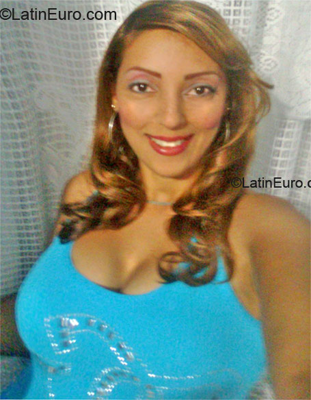 Date this pretty Dominican Republic girl Mermelada from Santo Domingo DO11985
