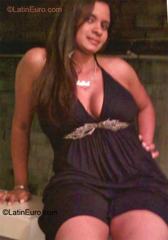Date this fun Dominican Republic girl Daniela from Santiago DO12127