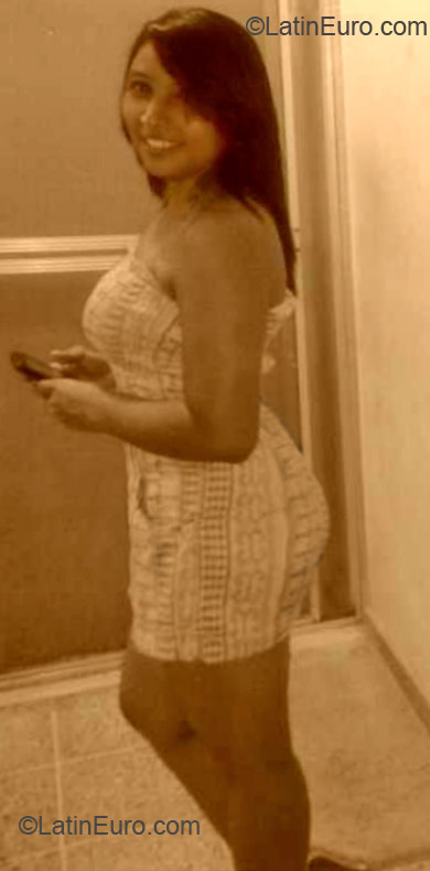 Date this passionate Honduras girl Yonelin from El Progreso Yoro HN718