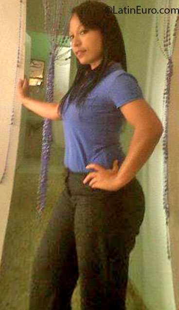 Date this cute Dominican Republic girl Aracelys from Santiago DO13714