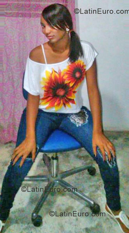 Date this georgeous Dominican Republic girl Ivelisse from Santo Domingo DO12441