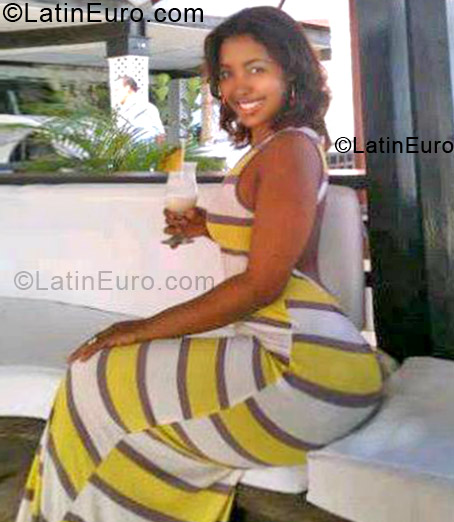 Date this hard body Dominican Republic girl Chantal marie from Santo Domingo PR99