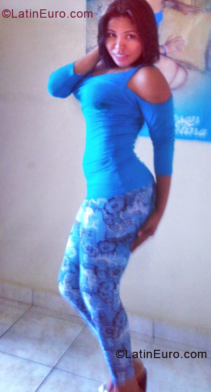 Date this gorgeous Dominican Republic girl Rosan from Santo Domingo DO12622