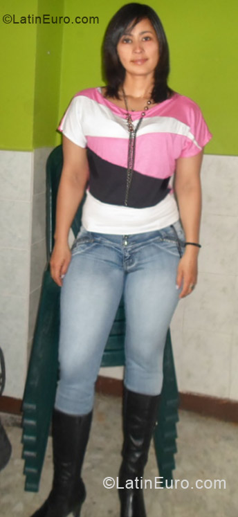 Date this stunning Colombia girl Paula andrea from Bogota CO11452