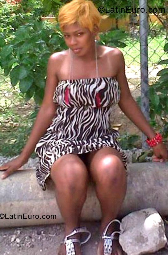 Date this happy Jamaica girl Kristina from Kingston JM804
