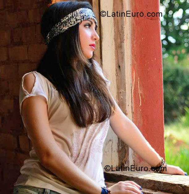 Date this hard body Brazil girl Ariani from Jaguariuna BR7163