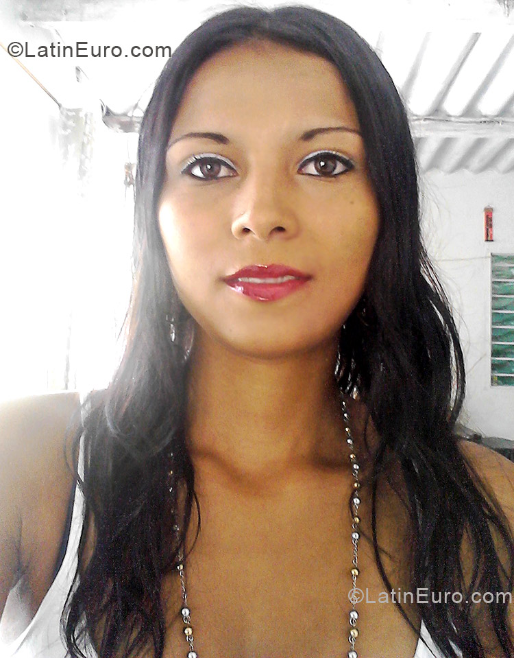 Date this passionate Colombia girl Mary from Santa Marta CO11505