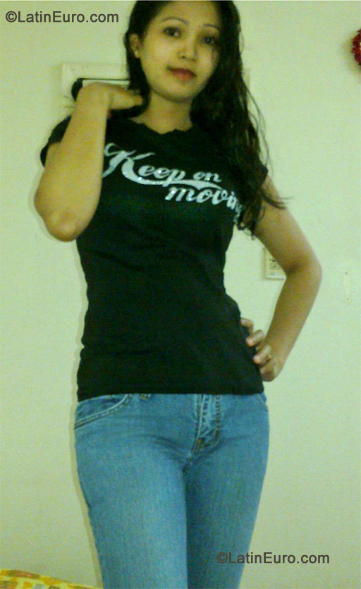 Date this good-looking Philippines girl Juvylin from Manila PH521