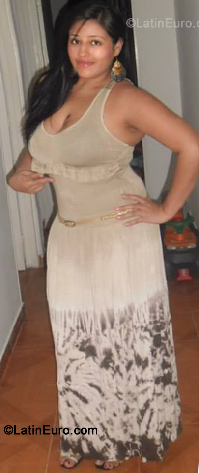 Date this foxy Colombia girl Andrea from Cali CO11626