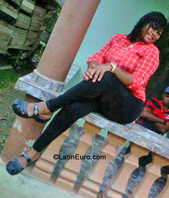 Date this good-looking Dominican Republic girl Idelki from Moca DO13204