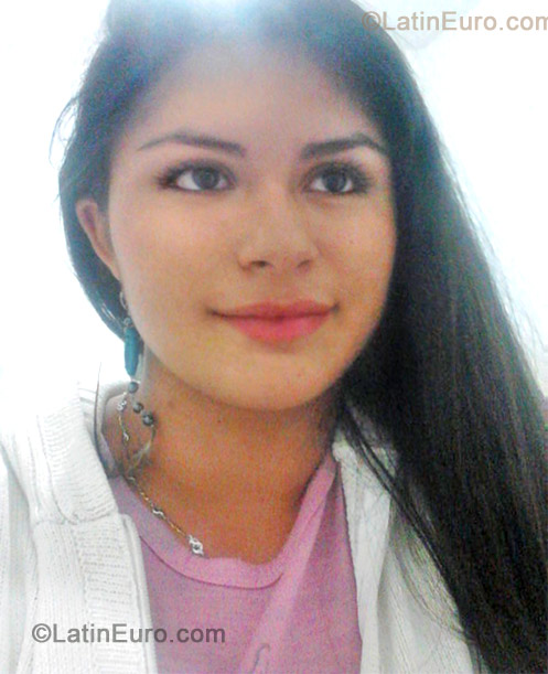 Date this beautiful Colombia girl Soraya from Bogota CO11636