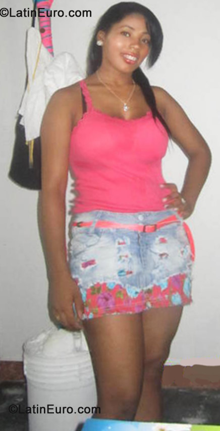 Date this delightful Colombia girl Nesli from Medellin CO11645