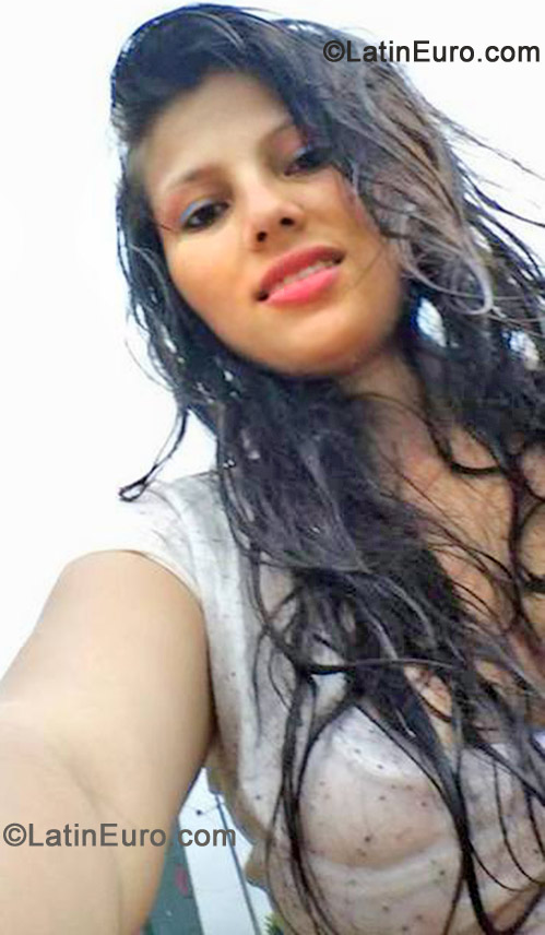 Date this lovely Colombia girl KERLY JOHANNA from Neiva Huila CO11705